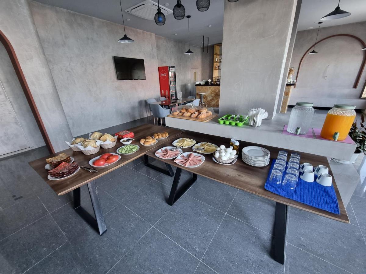 Hotel Ble Ble Vlorë Exteriör bild