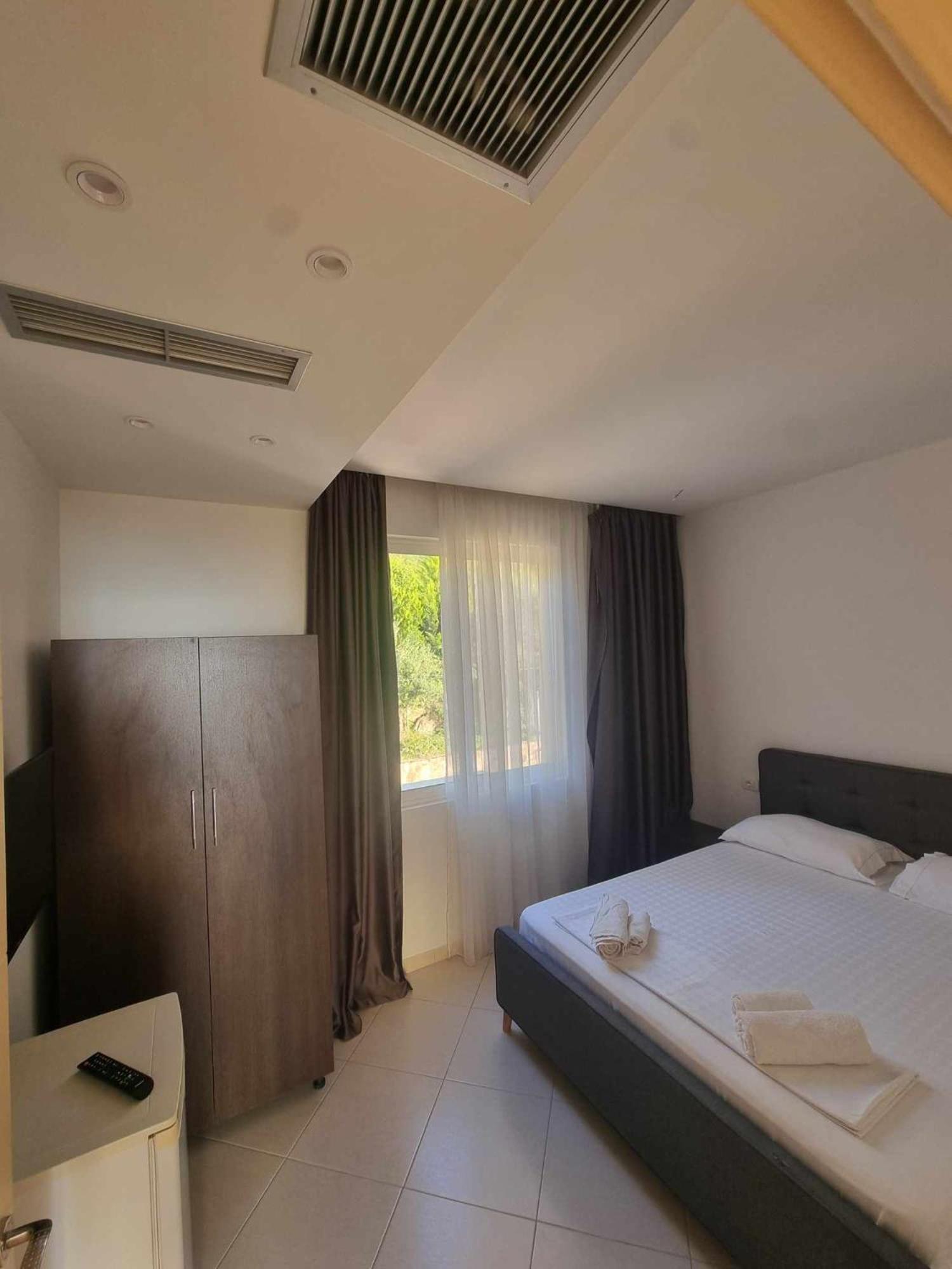 Hotel Ble Ble Vlorë Exteriör bild