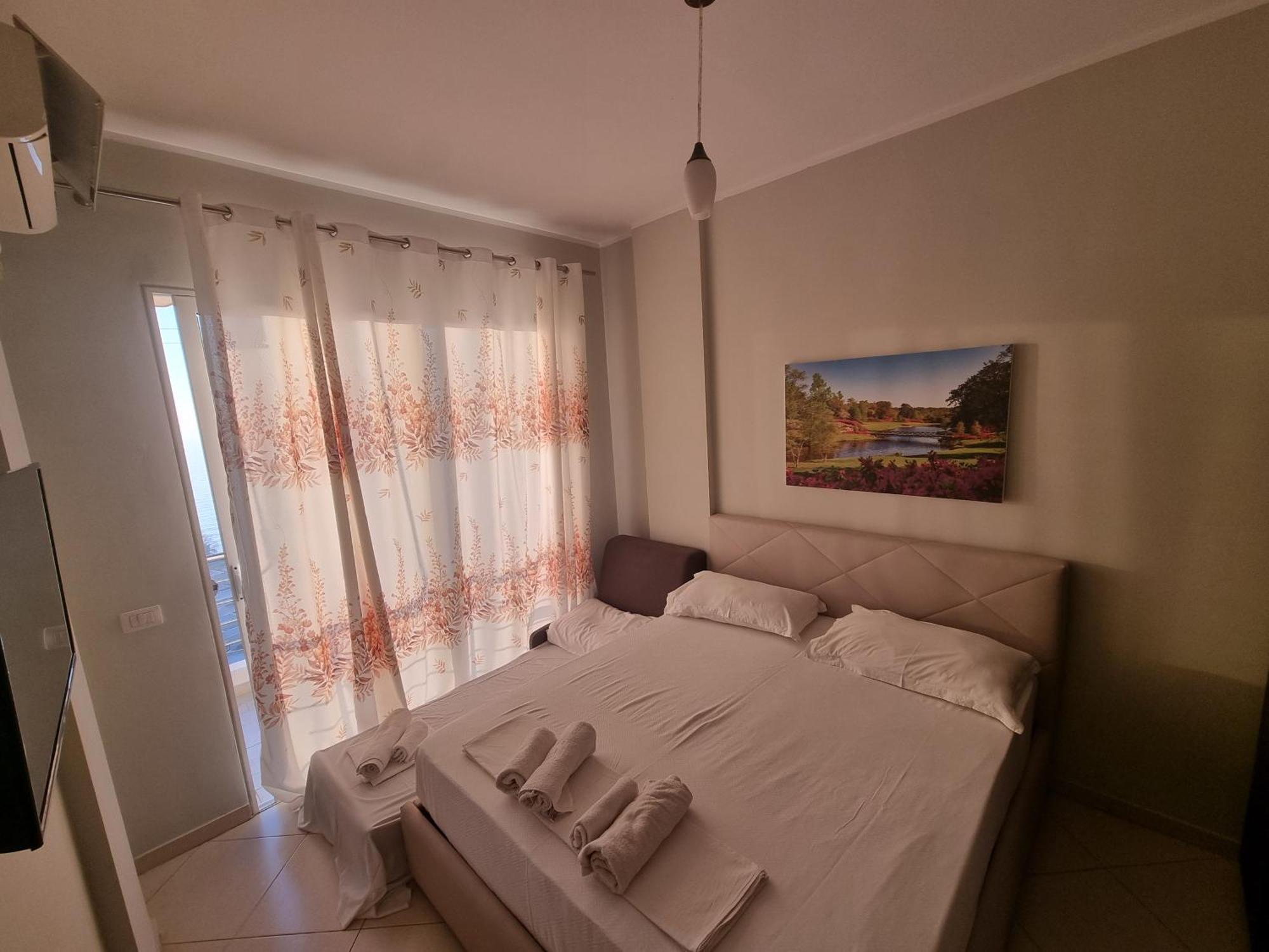 Hotel Ble Ble Vlorë Exteriör bild