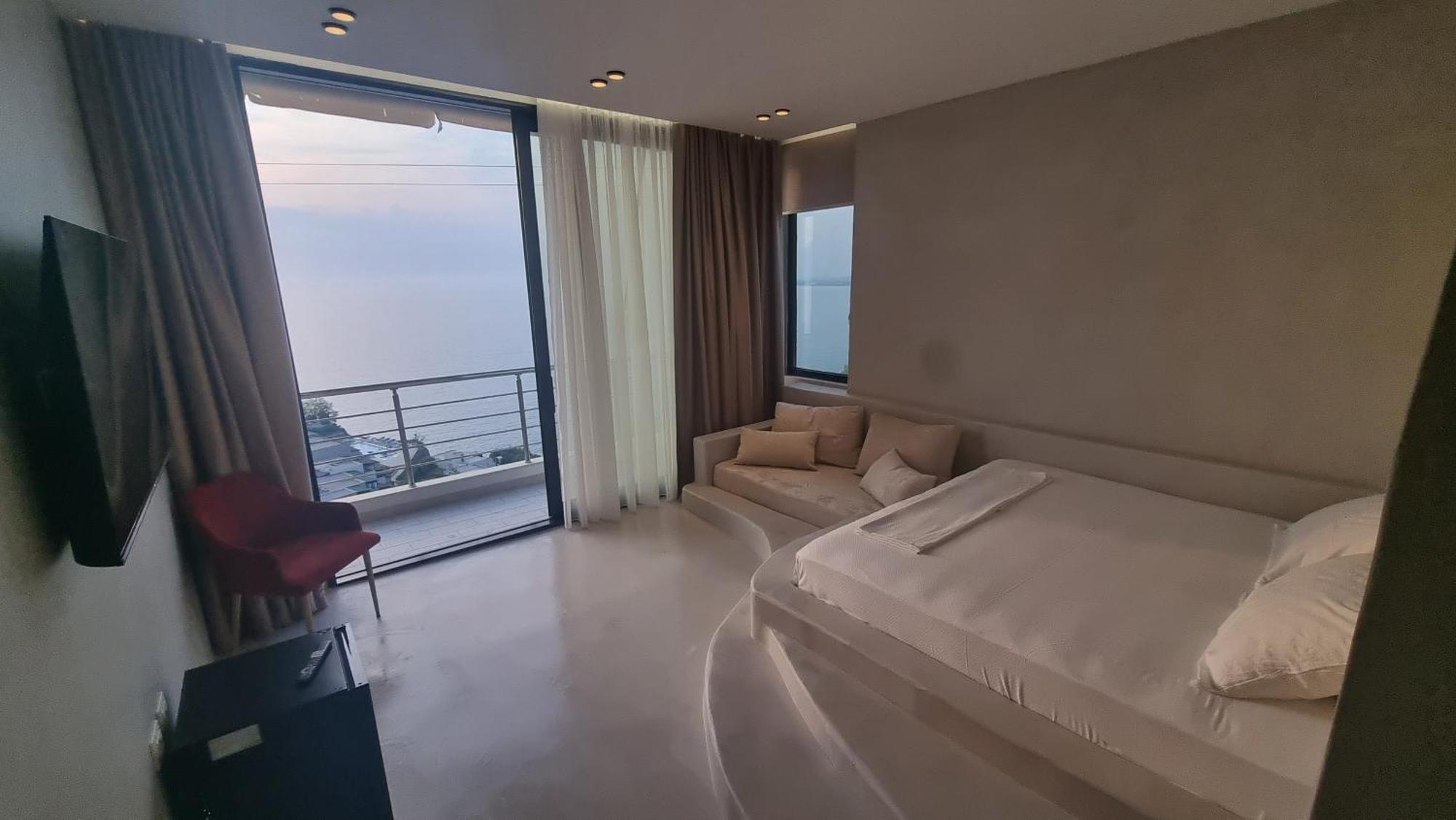 Hotel Ble Ble Vlorë Exteriör bild