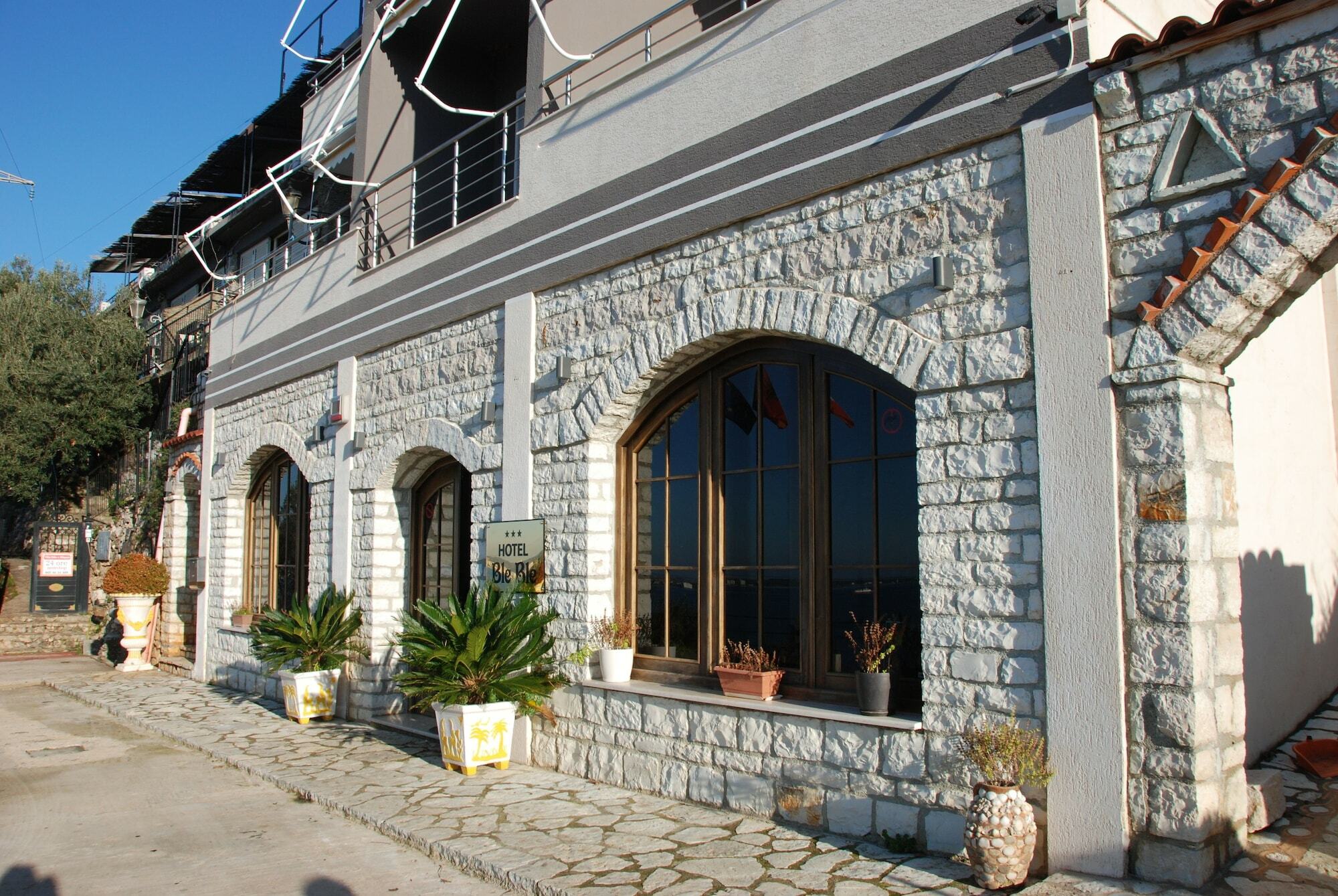Hotel Ble Ble Vlorë Exteriör bild